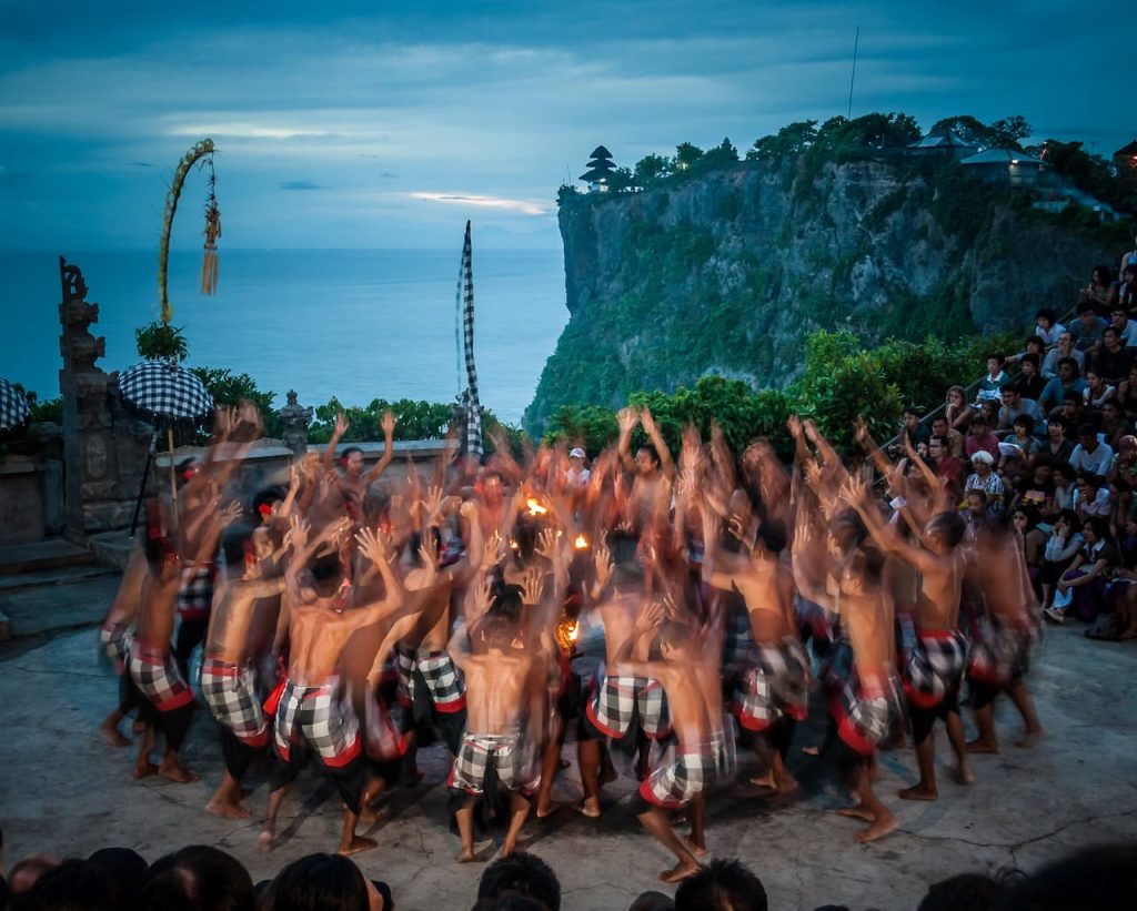 kecak dance uluwatu schedule